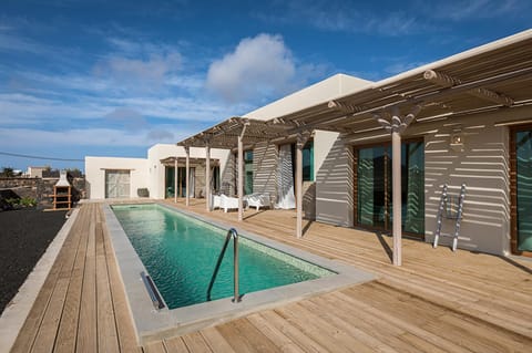 Balcony/Terrace, Swimming pool