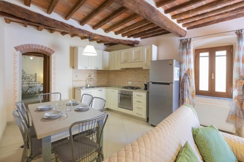 Living room, Dining area, minibar, pet friendly