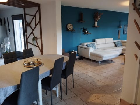 Living room, Dining area