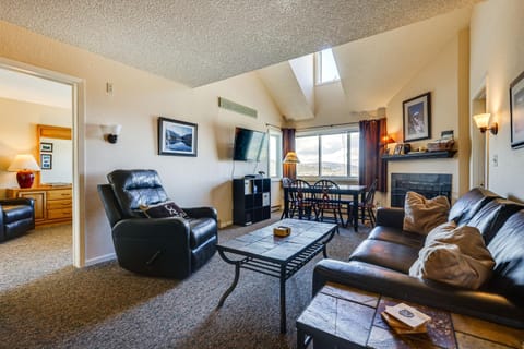 Ski-inandSki-Out Top-Floor Condo at Granby Ranch! Eigentumswohnung in Granby
