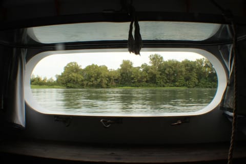 Péniche Espoir Barco atracado in Villeneuve-lès-Avignon