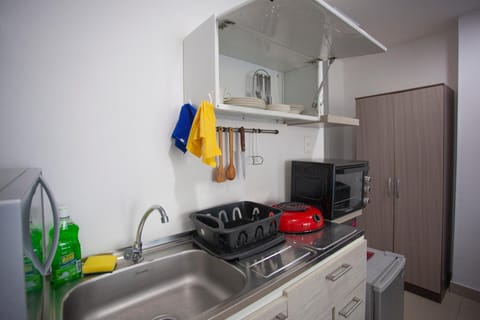 Kitchen or kitchenette, pet friendly, stove