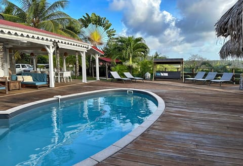 Pool view, Swimming pool, sunbed