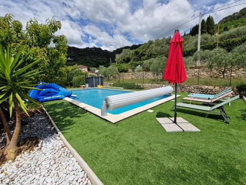 Appartement 2 pièces rénove avec accès piscine Condo in Grasse