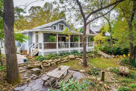 Creekside Quarters - Modern Farmhouse with Deep Creek your Backyard Oasis Casa in Swain County