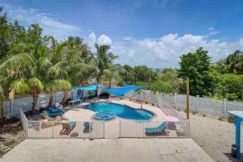 Ocean View with Pool, 4 bedroom Vila Near Key West Villa in Cudjoe Key