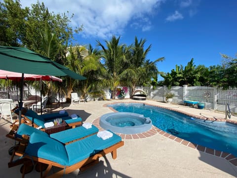 Ocean View with Pool, 4 bedroom Vila Near Key West Chalet in Cudjoe Key