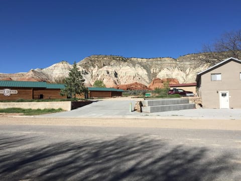 Bryce Canyon Villas Campground/ 
RV Resort in Cannonville