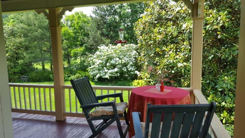 Hummingbird Inn Bed and Breakfast in Goshen