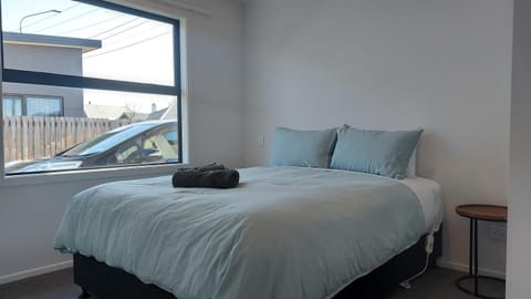 Sleek Suite by the Sand (2 bedroom) Condo in Dunedin