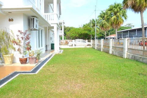 Property building, Garden, Garden view