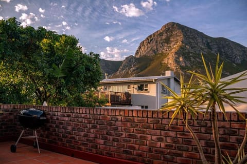 The Mountainview Family Retreat House in Hermanus
