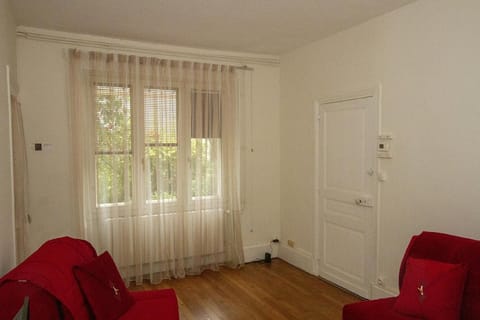 L'Escale Apartment in Bourges