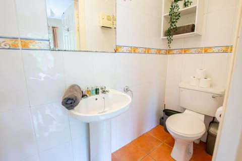 18 - Superb Duplex by Shortstays House in Galway