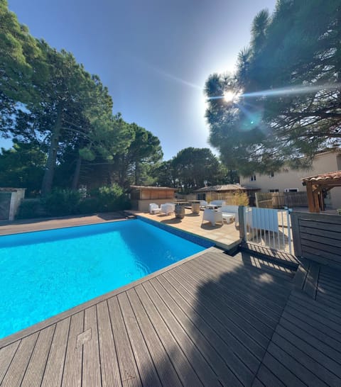 Pool view, Swimming pool, sunbed