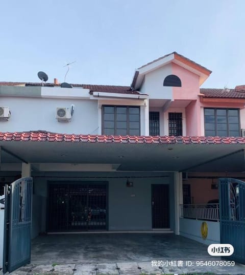 Spacious Ipoh Homestay@12-14 Pax Condo in Ipoh