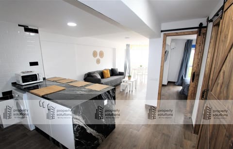 Living room, Photo of the whole room, Dining area