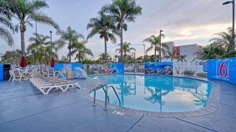 Pool view, Swimming pool