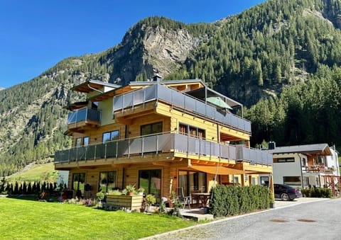 Property building, Summer, Mountain view