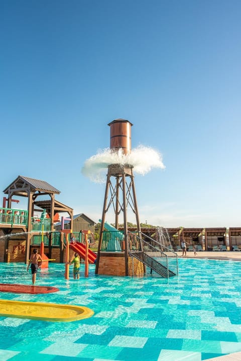 Aqua park, Swimming pool