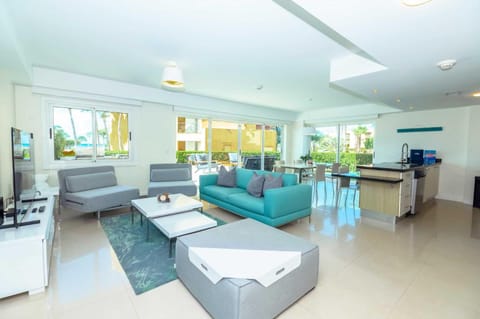 Coral Sea Garden Three-bedroom condo House in Noord