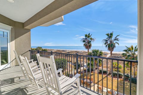 7 Guscio Way Villa in North Forest Beach