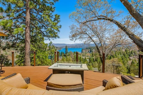 Surreal Feel Lakeview Chalet Casa in Lake Arrowhead