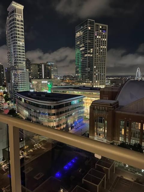 Balcony/Terrace, City view