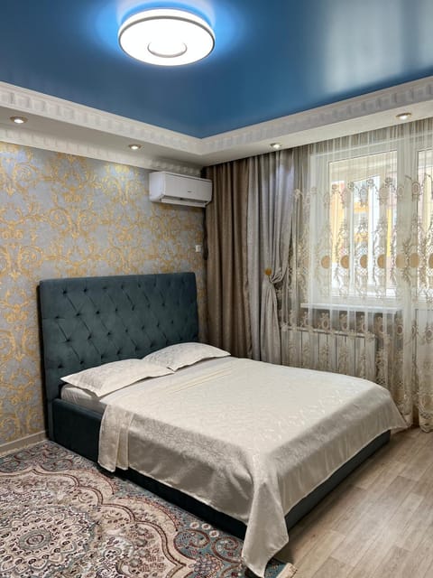 Bed, Photo of the whole room, Bedroom, air conditioner