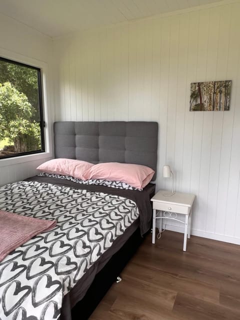 Three Pines House - Unique Tiny House with Views House in Tamborine Mountain