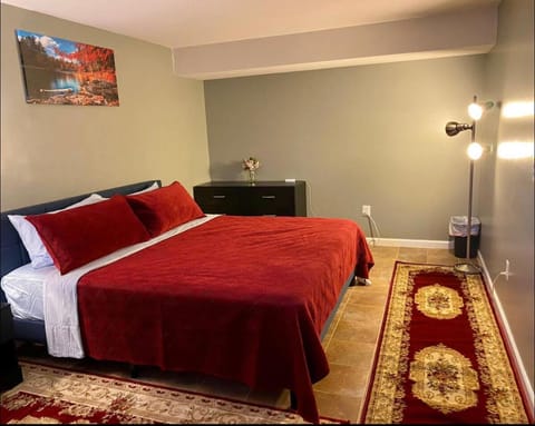 Van Gogh Guest Rm #7 • Van Gogh 7-Private BSMT Rm in single family home Vacation rental in Rossville
