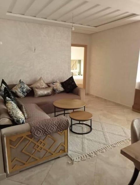 superbe appartement en résidence balnéaire Condo in Bouznika