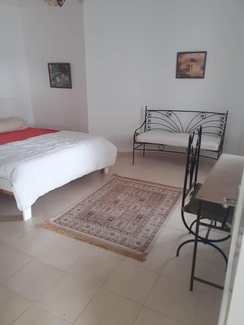 Appartement parfait pour les couples, bien équipé, à Hammamet centre 200m de la plage Condo in Hammamet