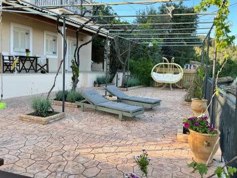 Patio, Day, Garden view, sunbed