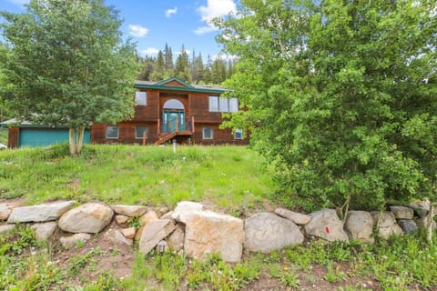 Gorgeous 4BR Home with an Amazing Mountain Setting House in Park County