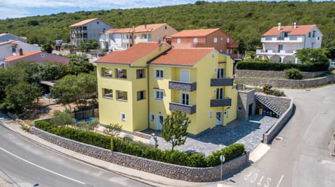 Neighbourhood, Bird's eye view