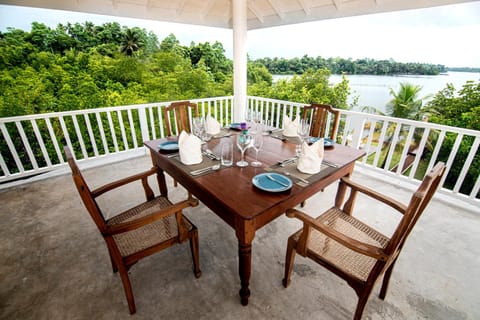 Balcony/Terrace, Lake view