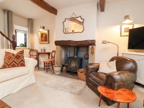 17th Century 2-bed/bath period cottage House in Pendle District