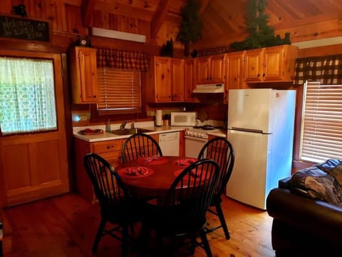 Cabin Close to Pigeon Forge in Echota Resort ! Chalet in Sevierville