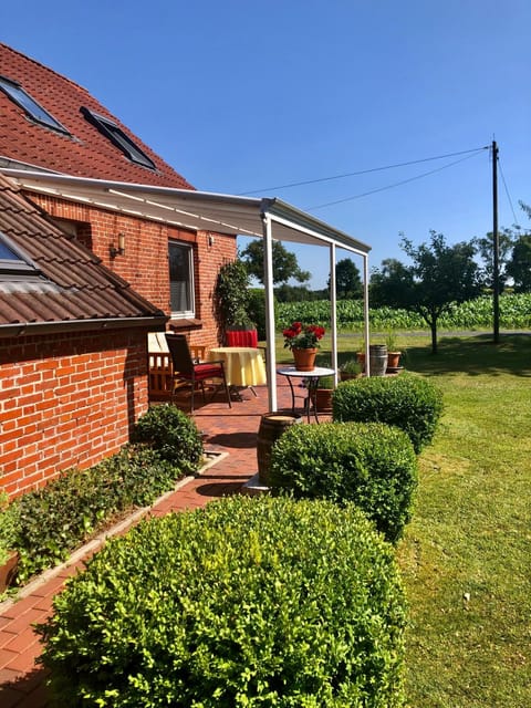 Property building, Day, Garden, Garden view