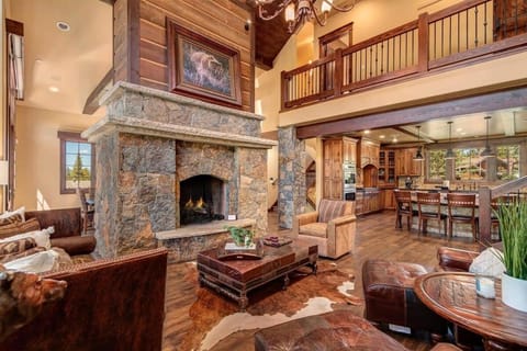 Luxurious 6BR with Hot Tub and Stunning Mountain Views House in Breckenridge