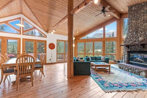 3 BDR Secluded Retreat Stunning Mountain Views House in Park County