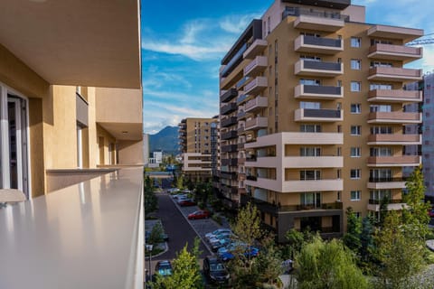 Property building, Day, Neighbourhood, Natural landscape, View (from property/room), Balcony/Terrace, City view, Mountain view, Street view, Location, Parking