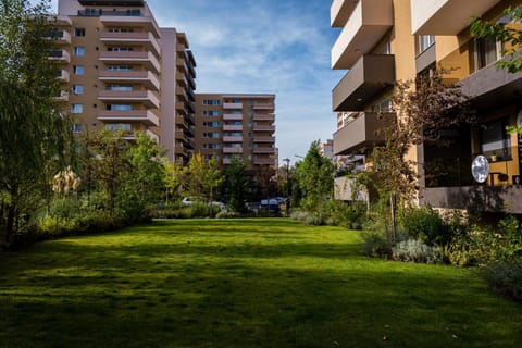 Property building, Spring, Day, Natural landscape, Garden, Garden view