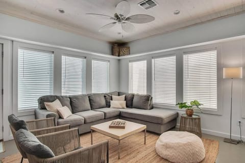 Living room, Seating area, fireplace