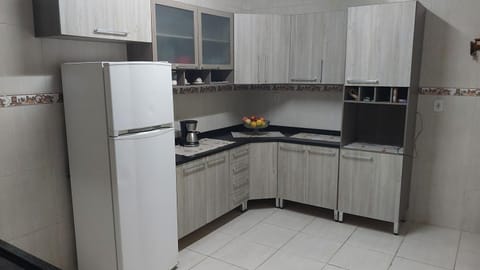 Kitchen or kitchenette, minibar, pet friendly, stove