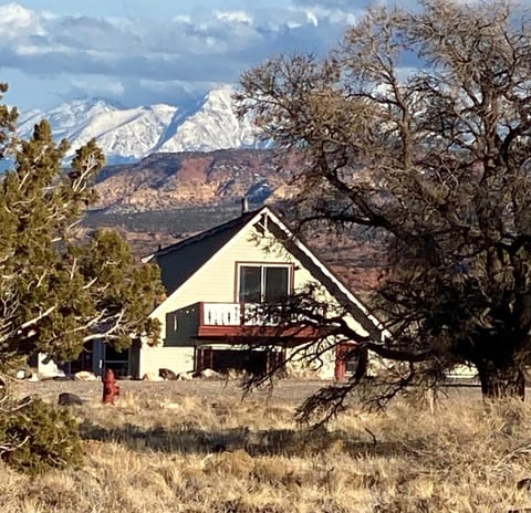 Property building, Natural landscape, Mountain view