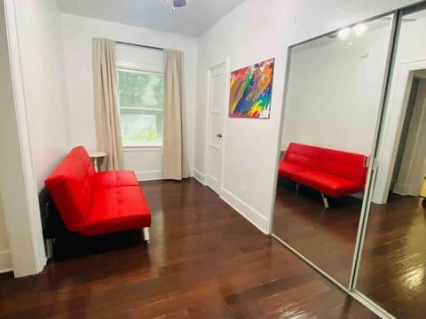 Stylish Gated 1,000sq ft 1BR + Bonus BR in WeHo private designated Garage Chalet in West Hollywood