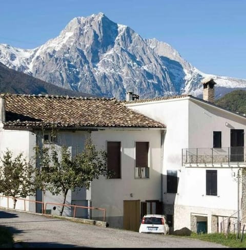Dimora Monte Camicia Condo in Abruzzo