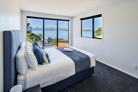Brand New with Ocean Views House in Wellington